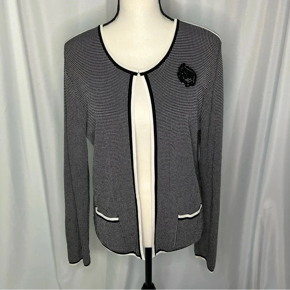 Grace Dane Lewis Black & White Hook and Eye Closure Cardigan with Flower Accent - Picture 3 of 11